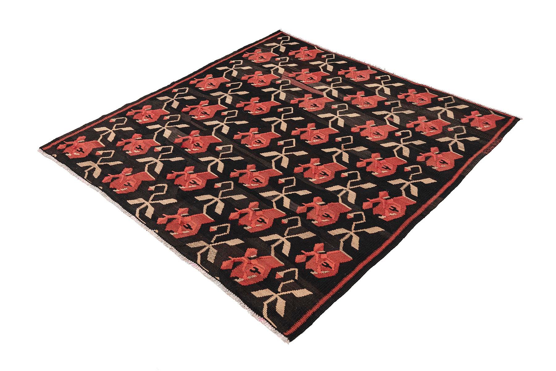 Kars kilim rug