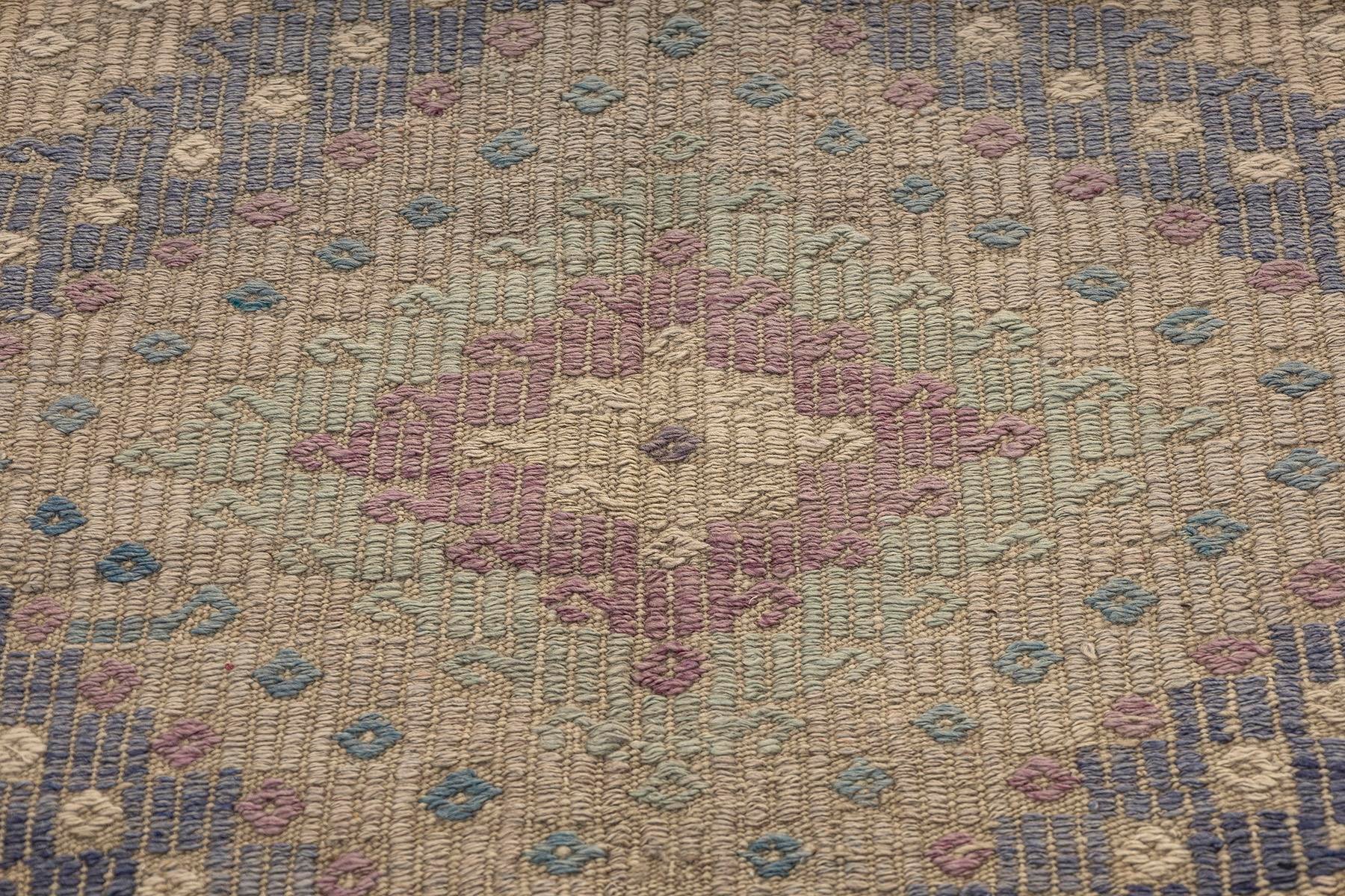 Kars kilim rug