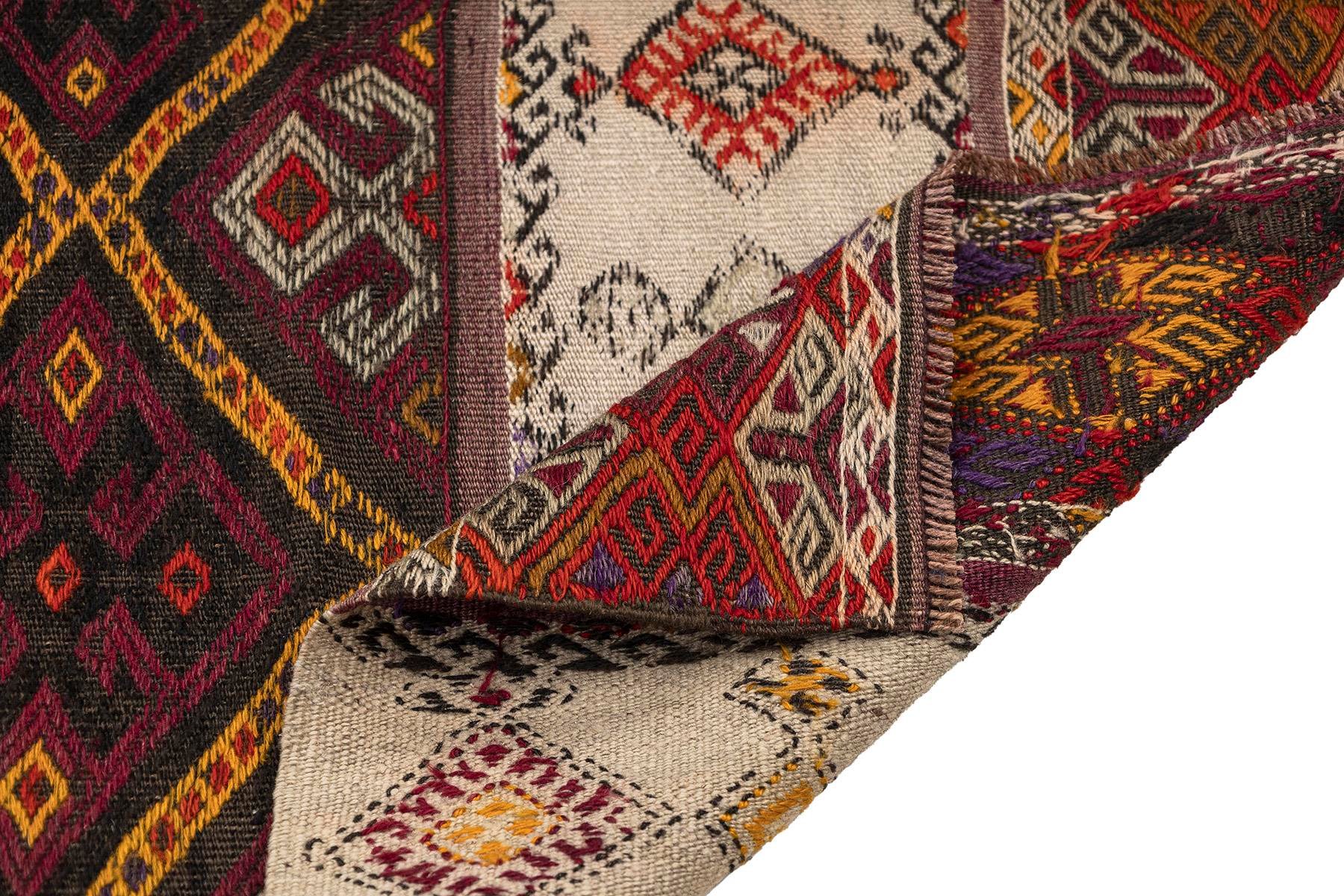 Kars kilim rug