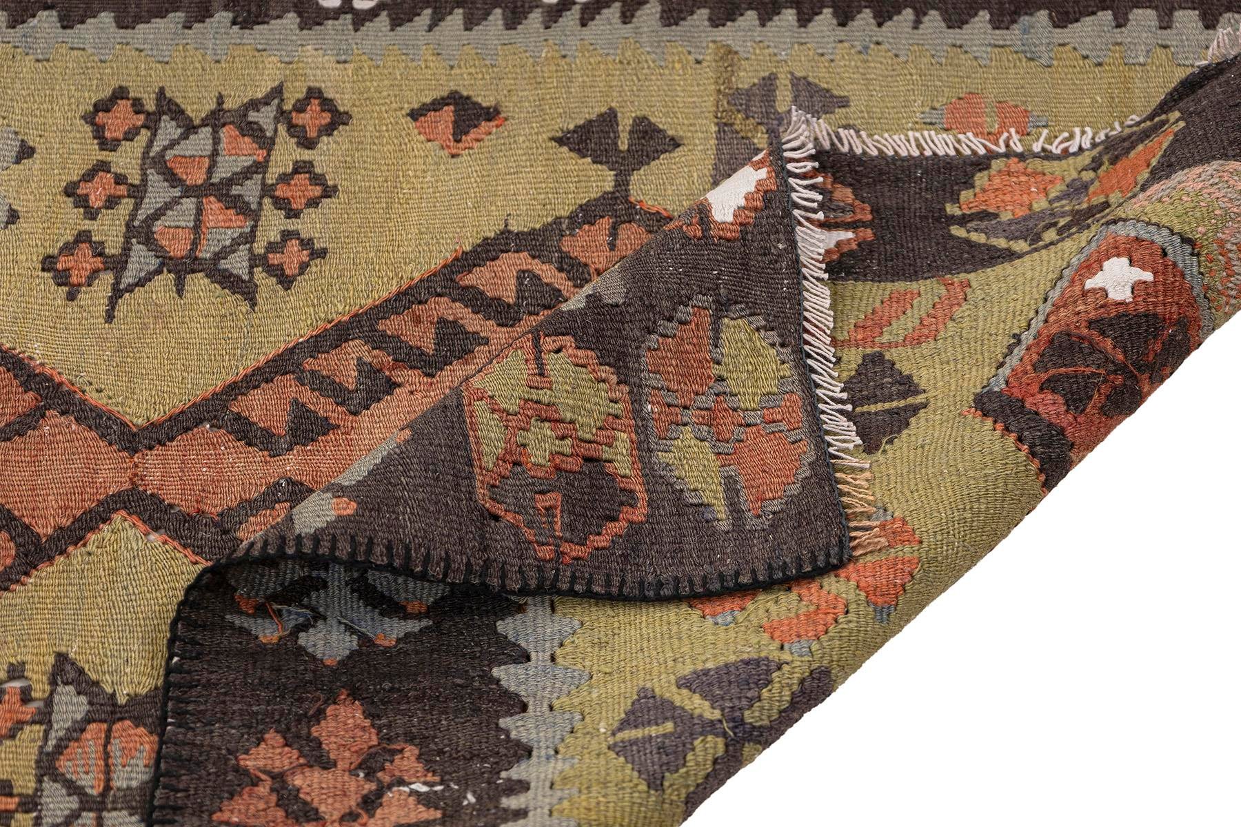 Kars kilim rug