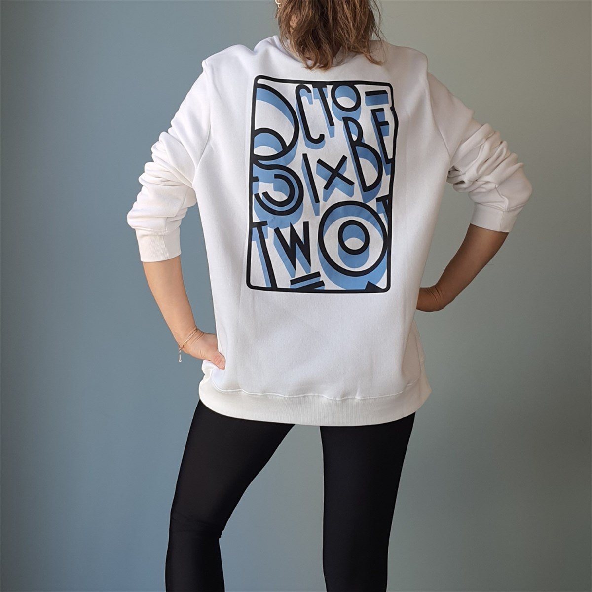 Kadın Beyaz Sırt Baskılı Sweatshirt