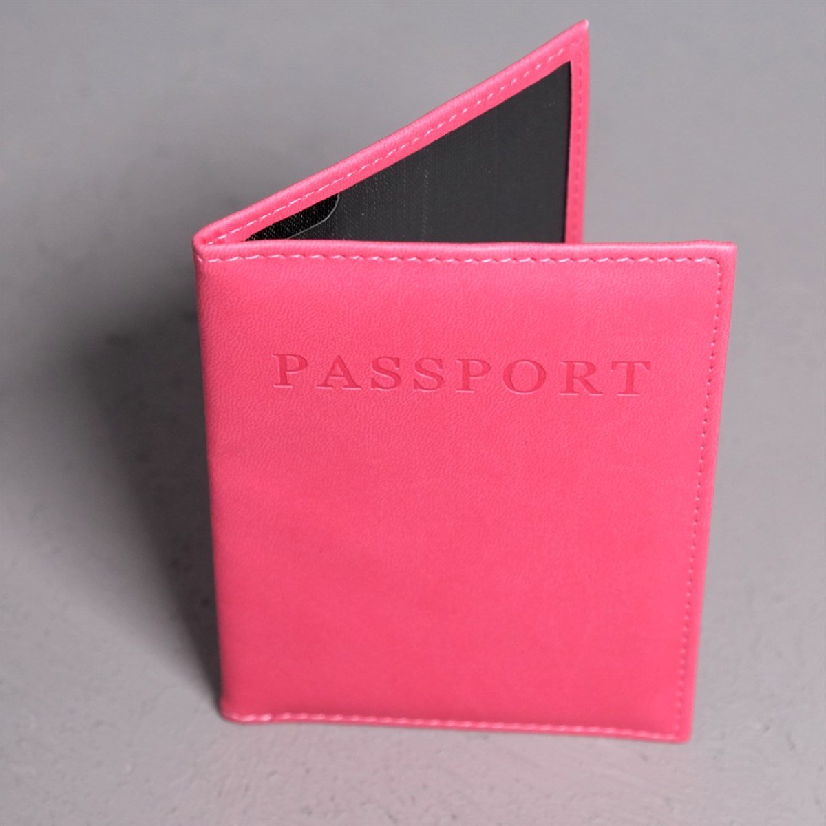 Pasaport Kılıfı Pembe Parlak Suni Deri