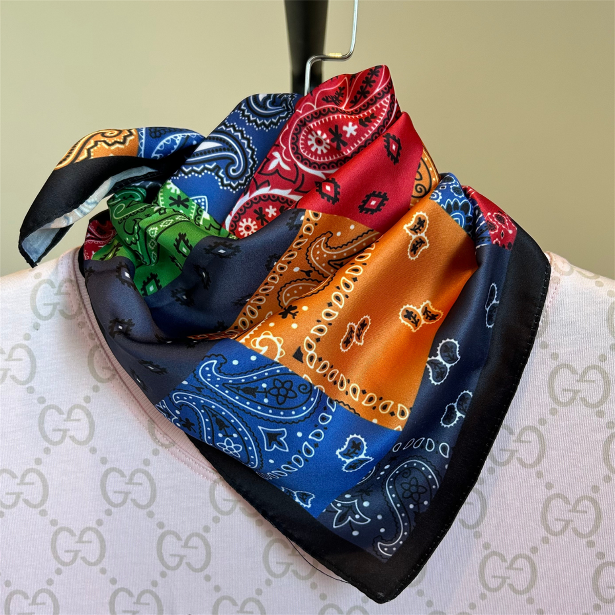 Renkli Desenli Saten Fular Bandana
