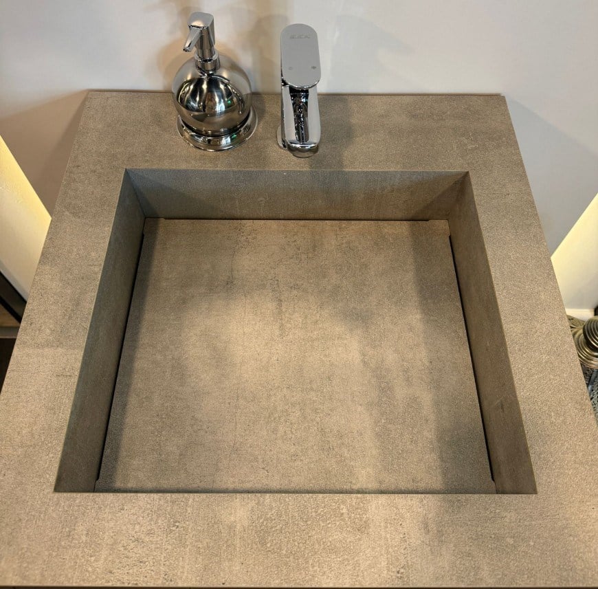 BANYO DOLABI