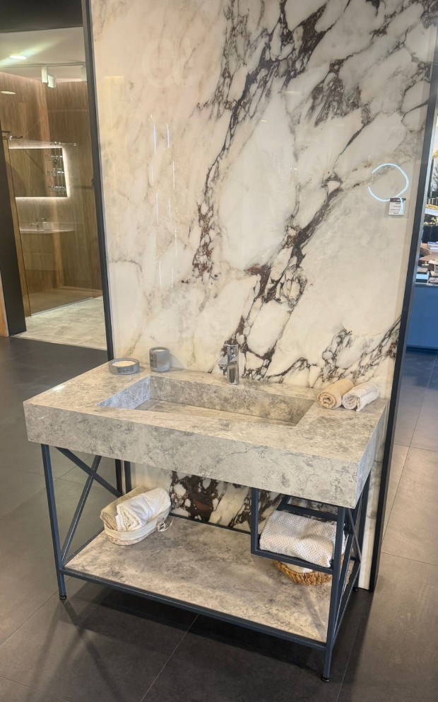 BANYO DOLABI