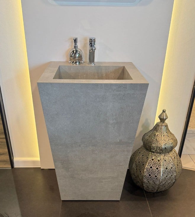BANYO DOLABI