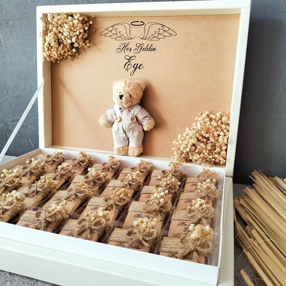 Çiçek Süslemeli Bebek Çikolatası