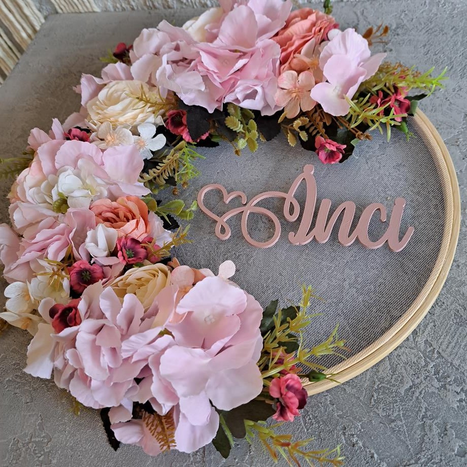 Pembe Çiçekli Bebek kapı Süsü