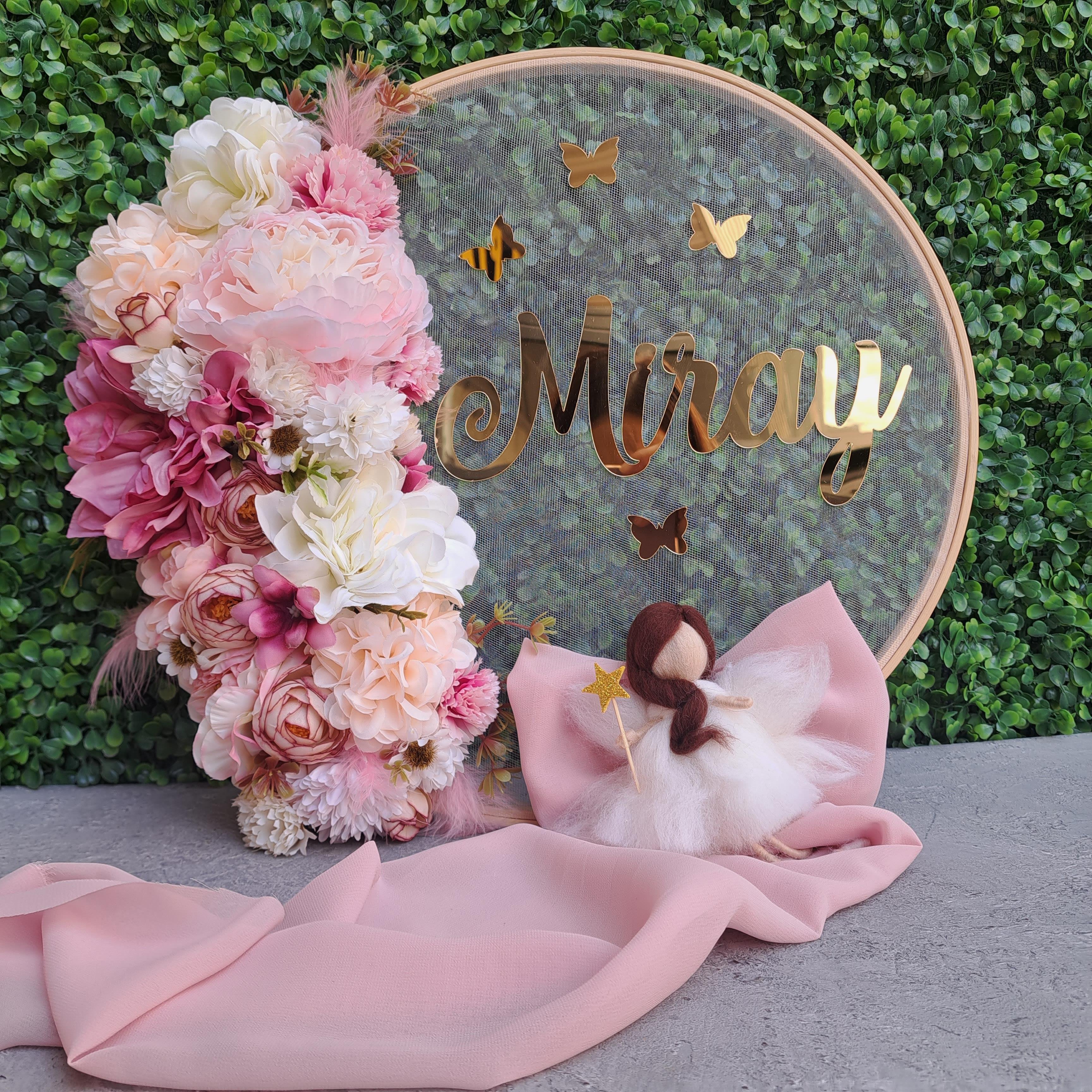 Pembe Çiçekli KIz Bebek Kapı Süsü