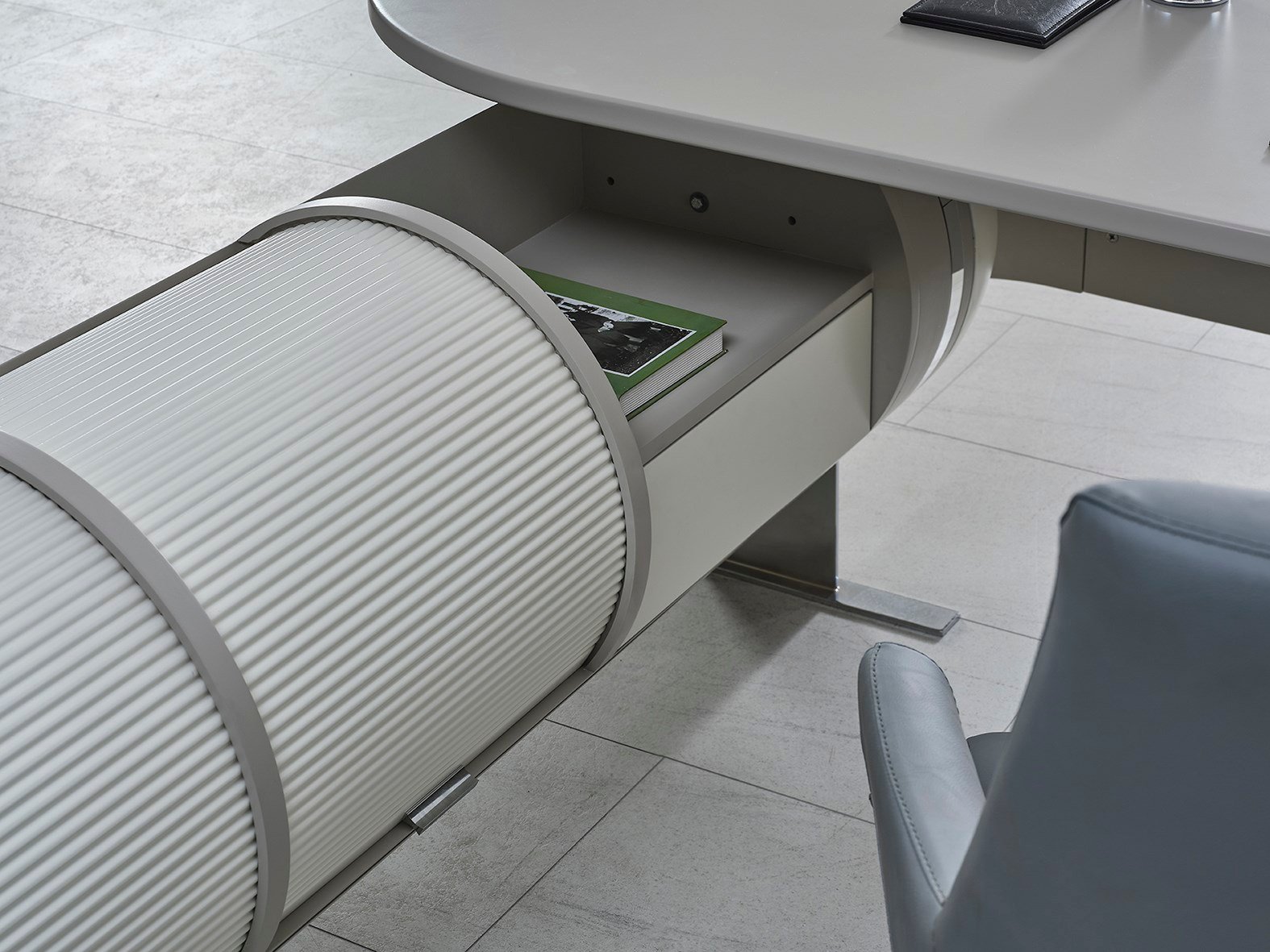 Genesis Bej VIP Ahşap Makam Takımı – Modern Premium Yönetici Ofis Mobilyası