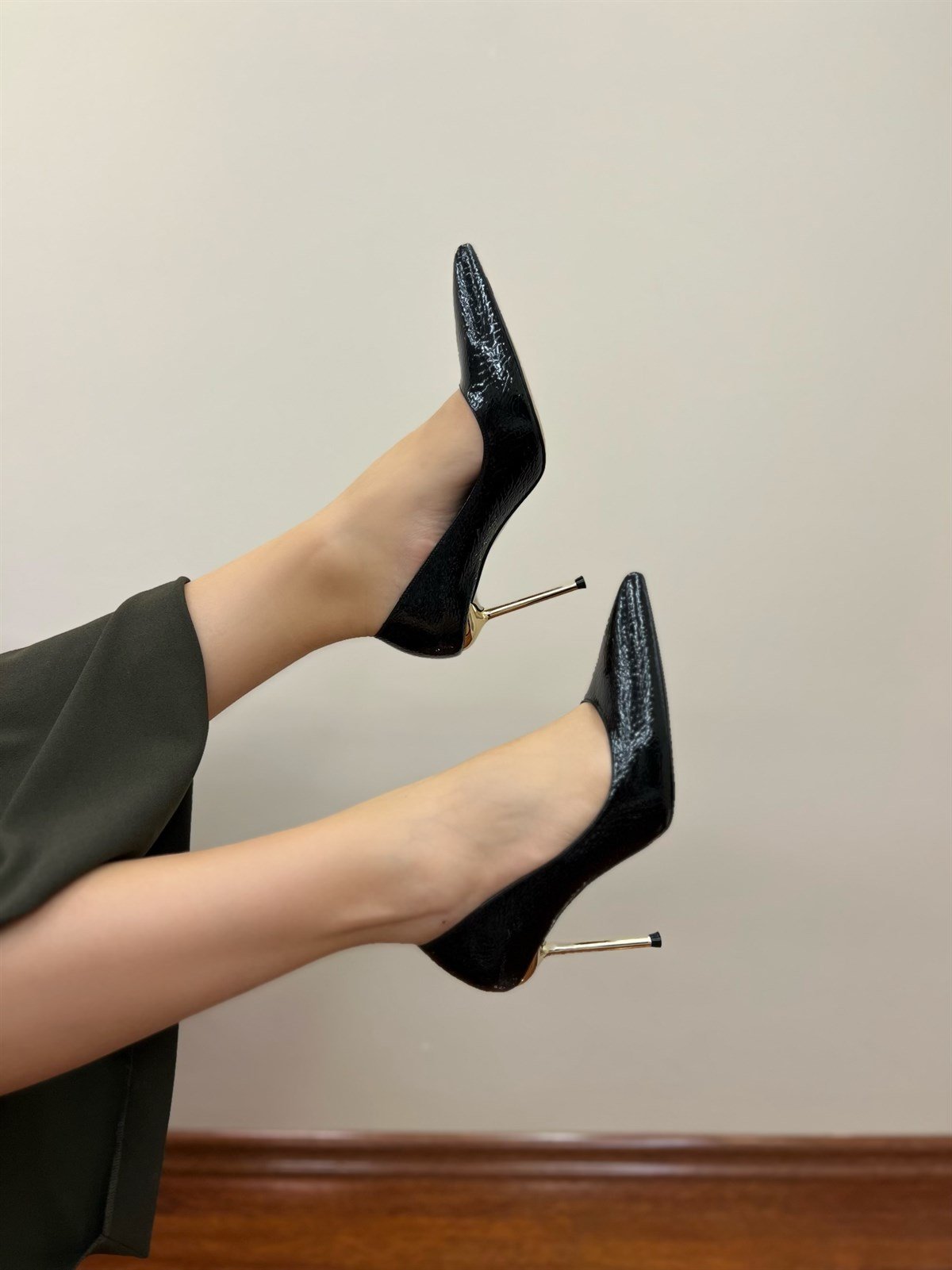 Begy-Siyah Yılan Derili Stiletto