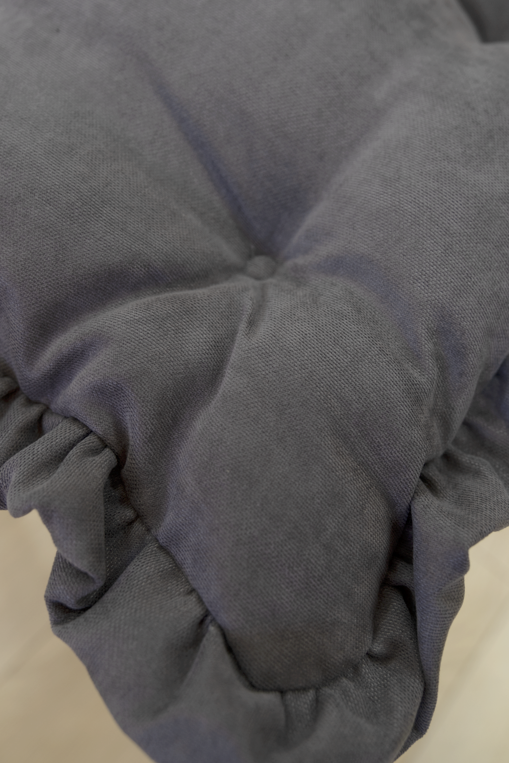 Antrasit Fırfırlı Özel Dikişli Sandalye Minderi Dolgulu Kare Bağcıklı Yıkanabilir 40x40 cm