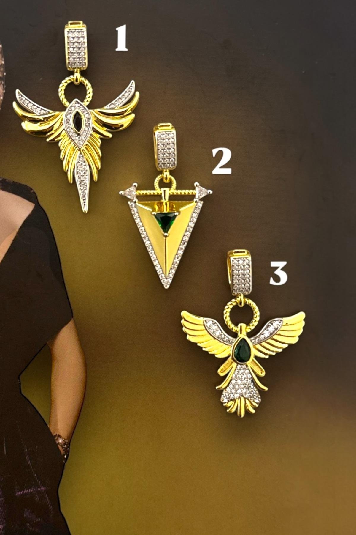 Yeşil Taşlı Üçgen Charm