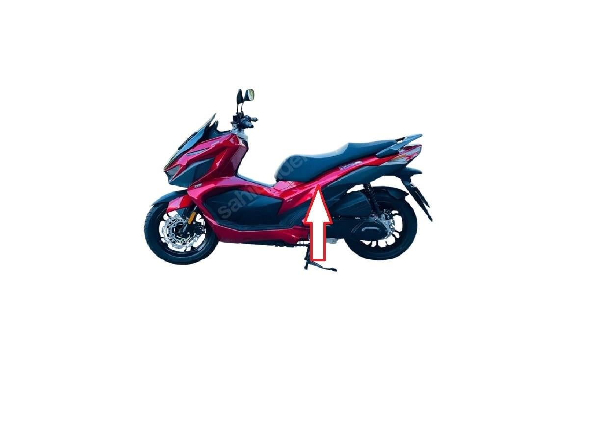 SYM JET X 125 Arka Yan Panel Sol Kırmızı Orijinal