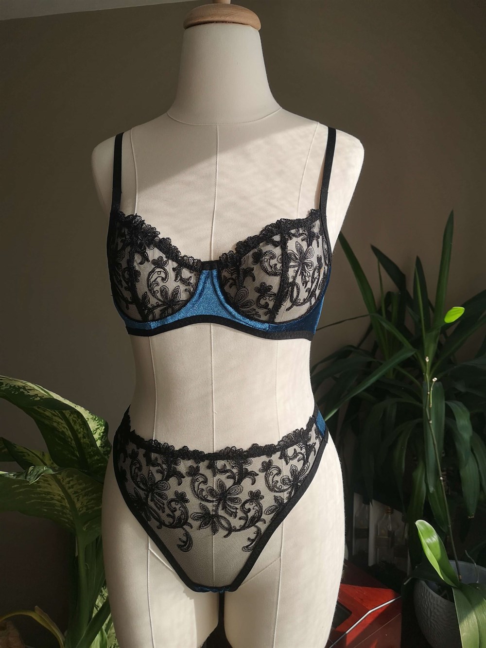 Black Ava Balenli Bra Tanga Takım