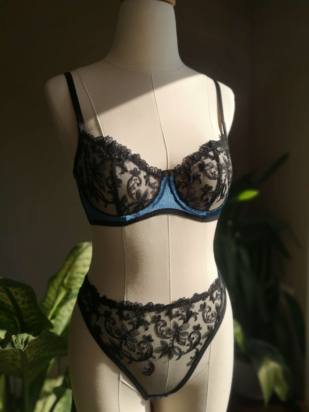 Black Ava Balenli Bra Tanga Takım
