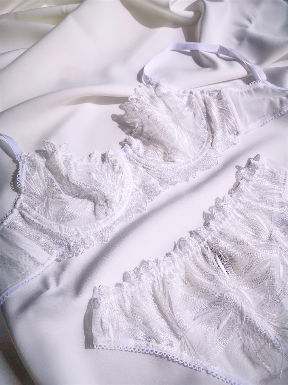 Eternal Lily Balenli Bra Tanga Takım