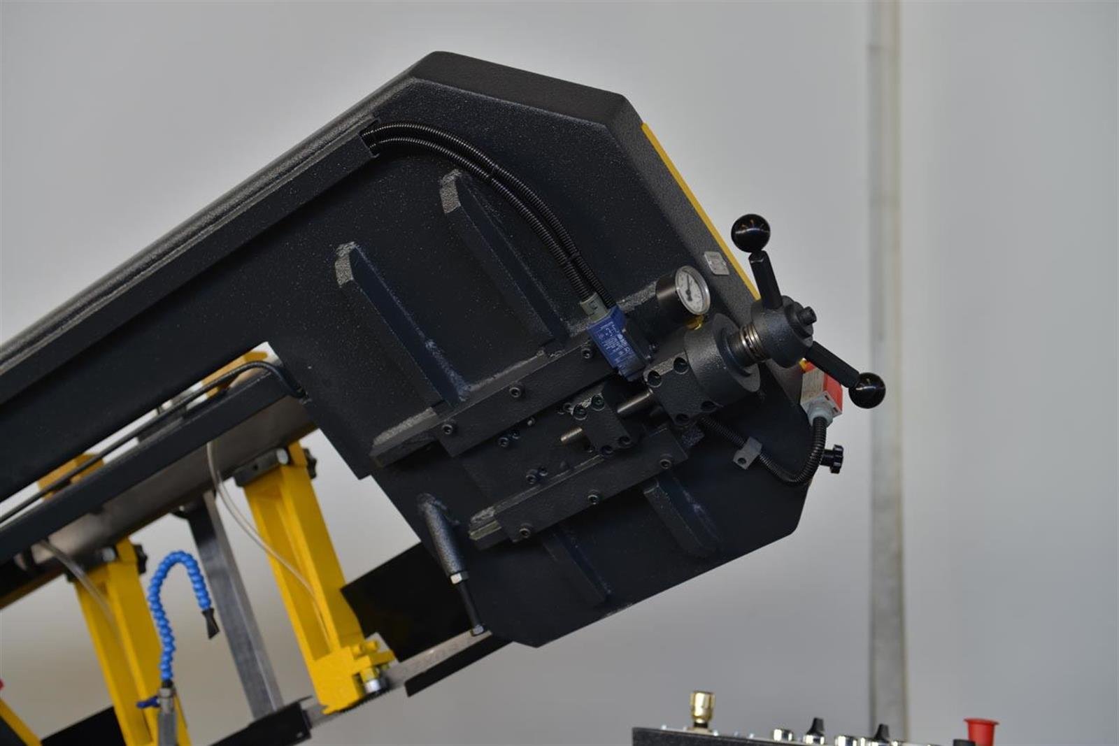 Bekamak BMS-320 Straight Cut