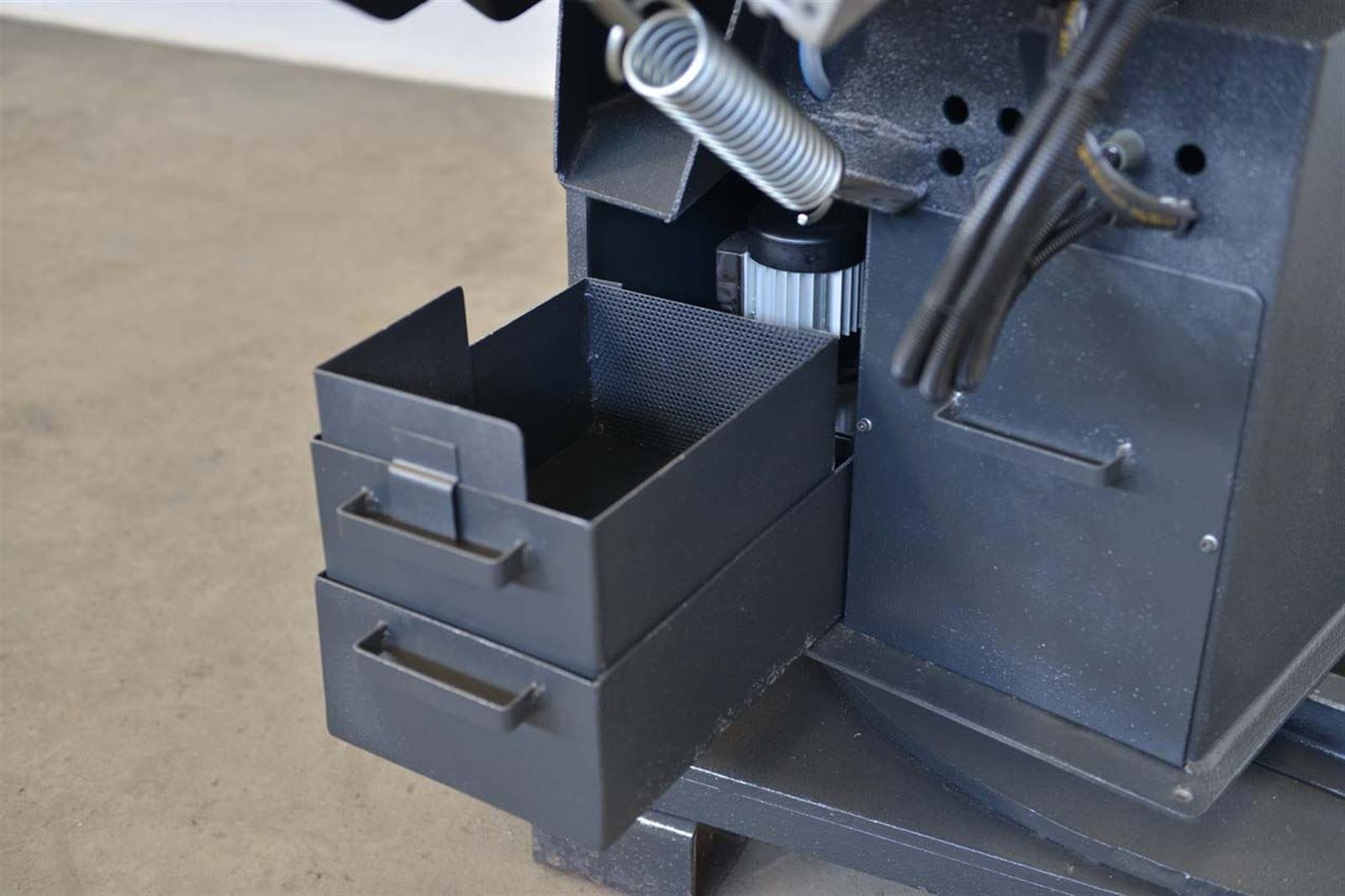 Bekamak BMS-320 Straight Cut