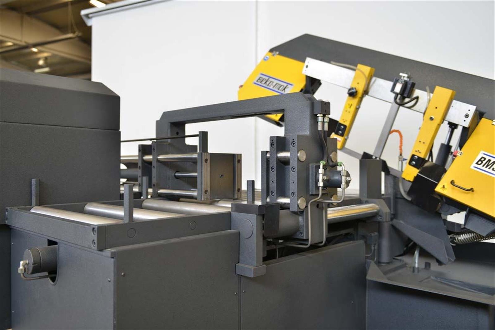 Bekamak BMSO-320GLH NC Fully Automatic G Mitre