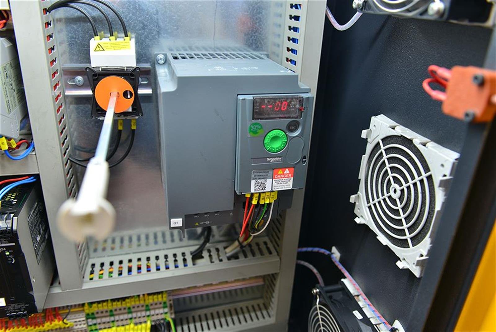 Bekamak BMSO-325CGH NC Fully Automatic Cgh Mitre