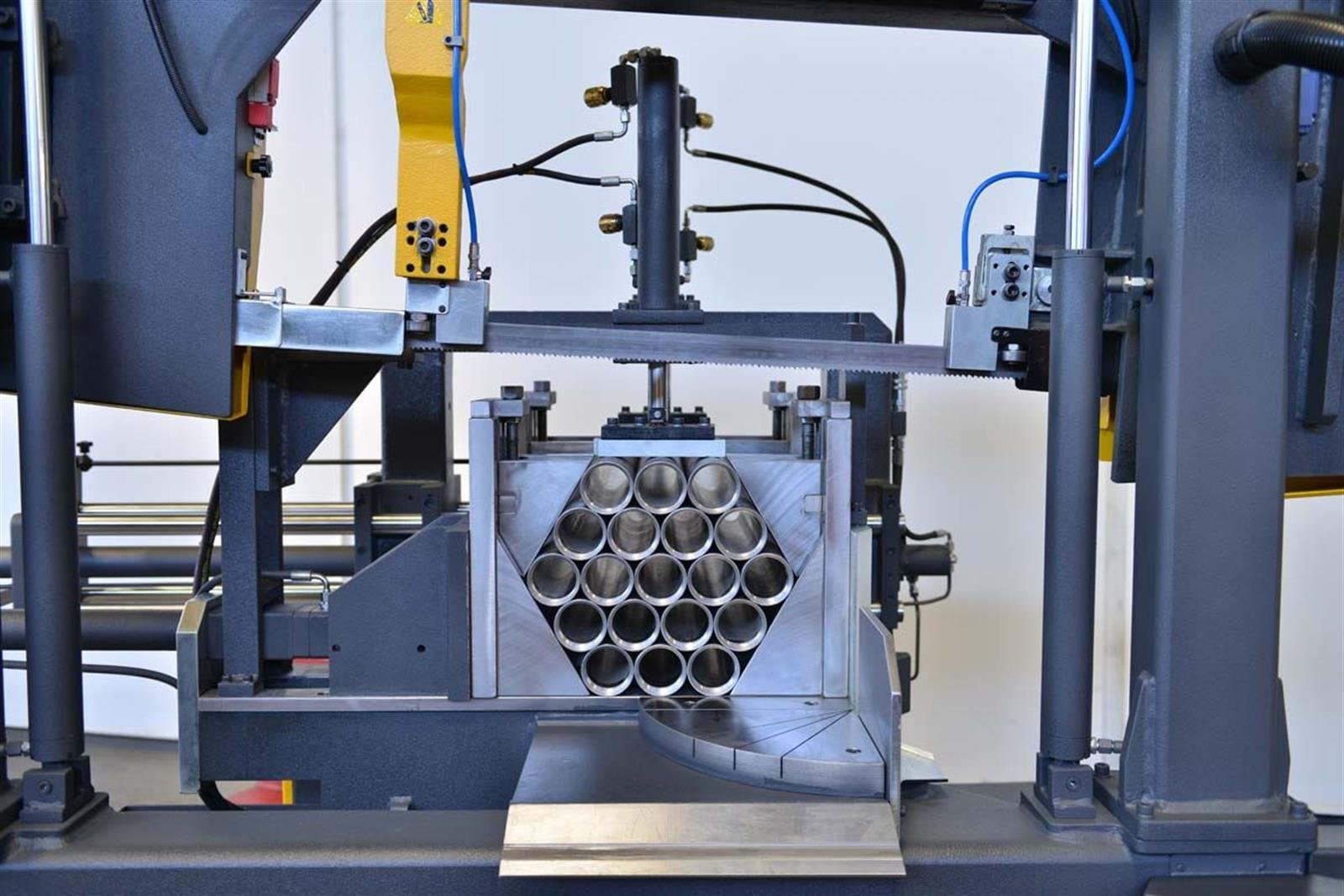 Bekamak BMSO-440CGH NC Fully Automatic Cgh Mitre