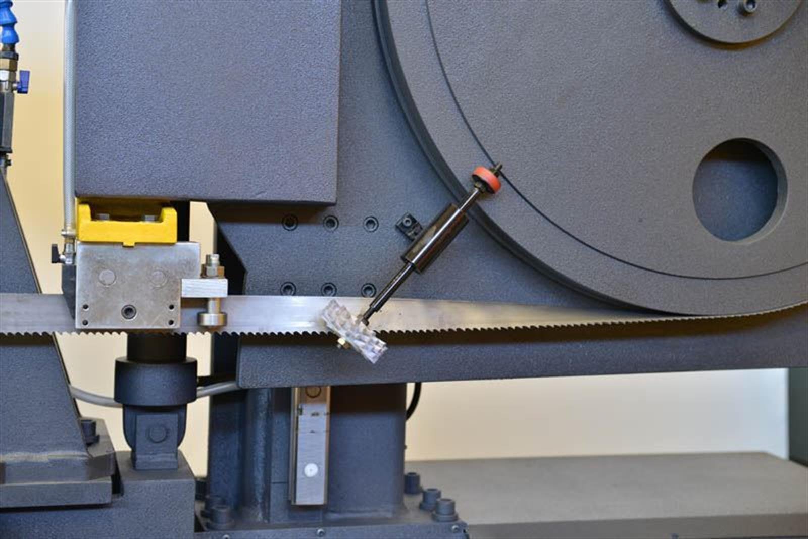Bekamak BMSY-1020C C Straight Cutting