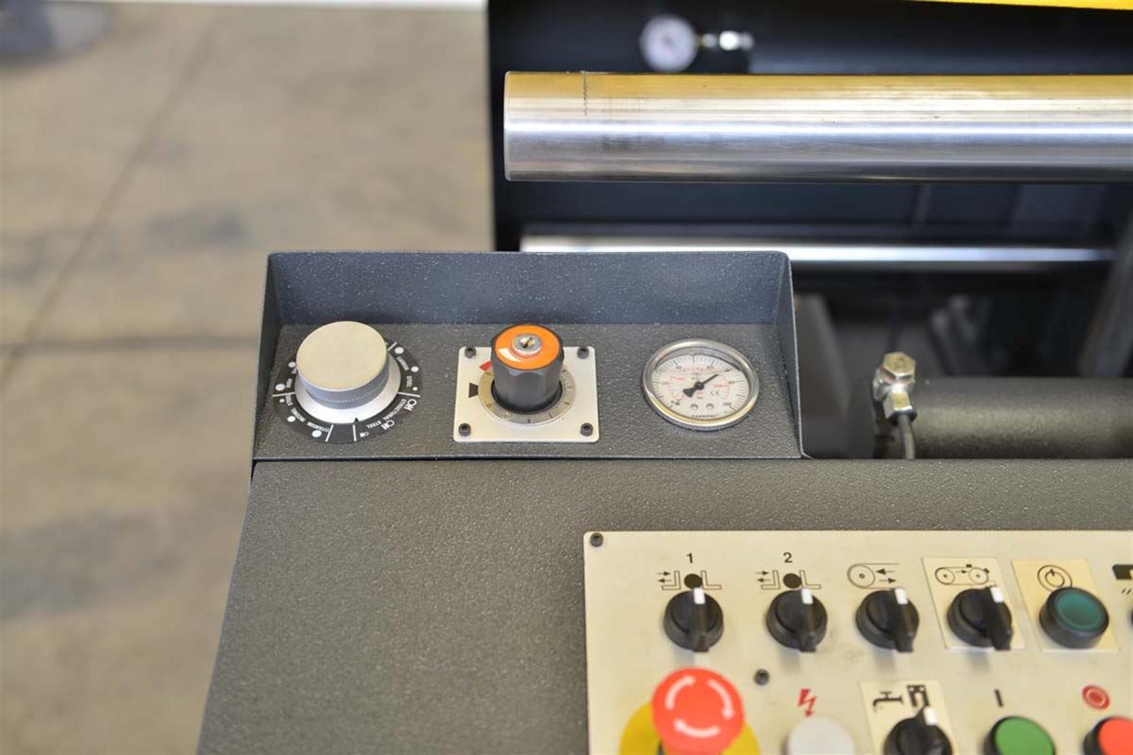 Bekamak BMSY-1110C C Straight Cutting