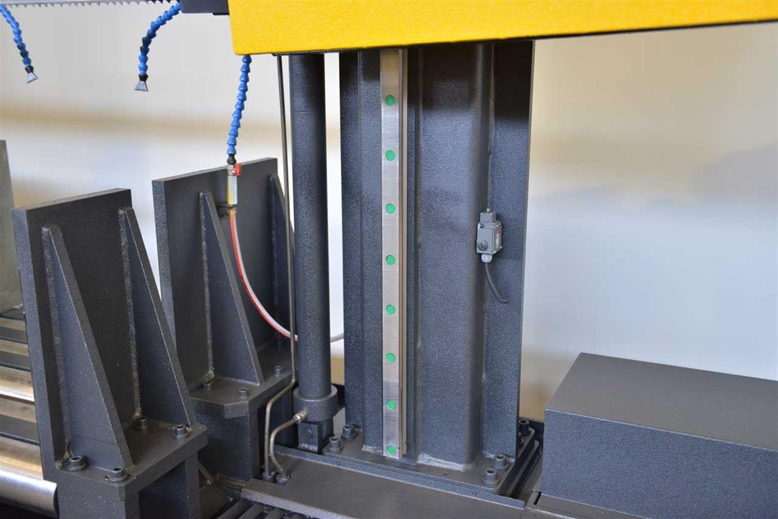 Bekamak BMSY-1122C C Straight Cutting