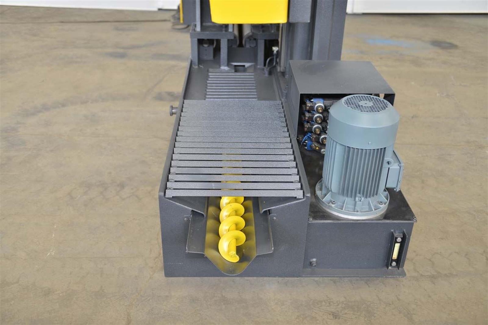 Bekamak BMSY-1313C C Straight Cutting