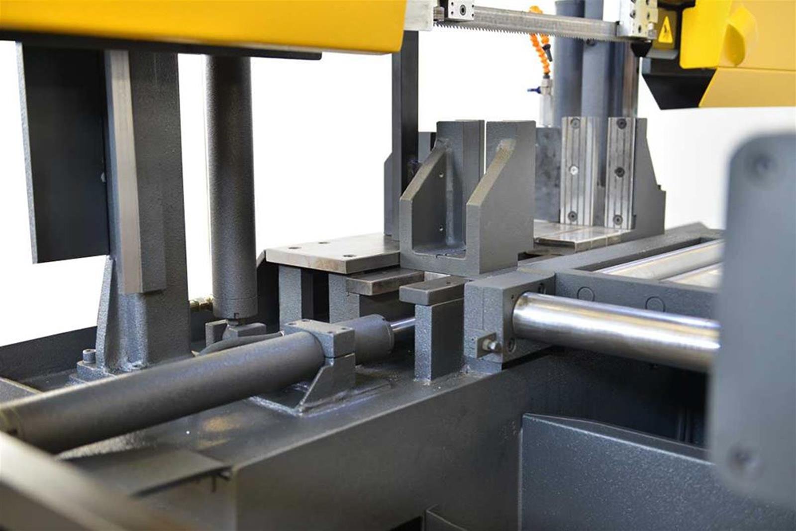 Bekamak BMSY-460C C Straight Cutting