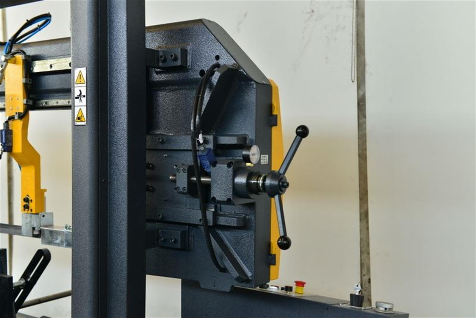 Bekamak BMSY-460C C Straight Cutting