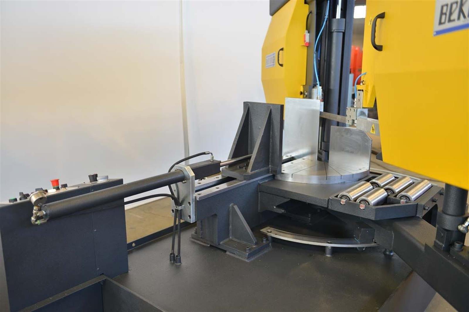 Bekamak BMSY-540CGH Semi-automatic Cgh Mitre