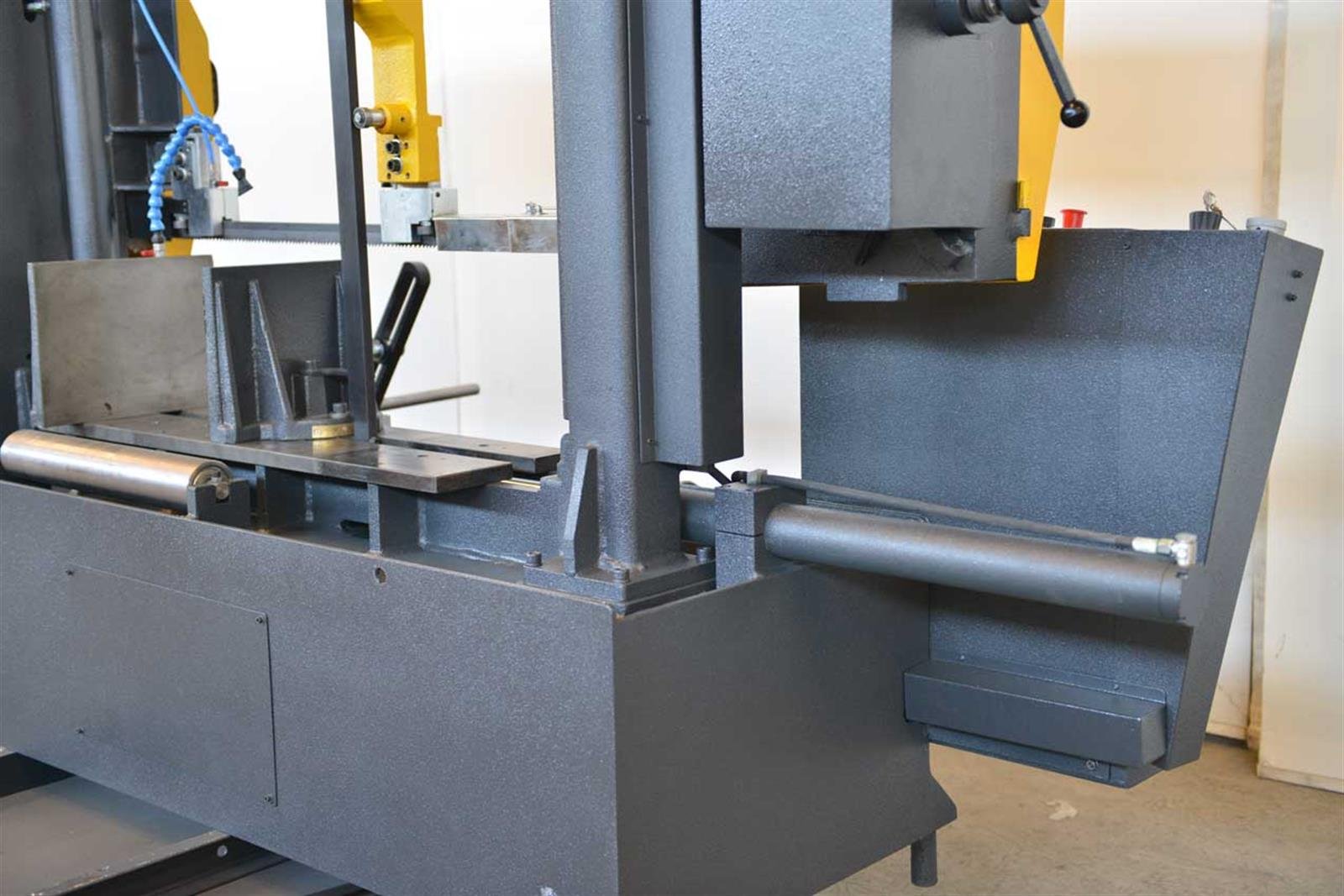 Bekamak BMSY-560C C Straight Cutting