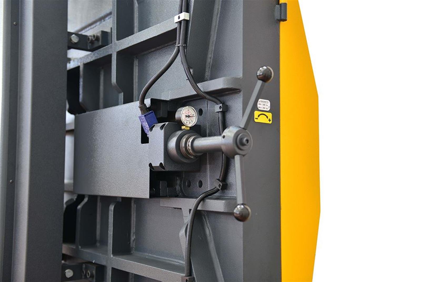 Bekamak BMSY-810C C Straight Cutting
