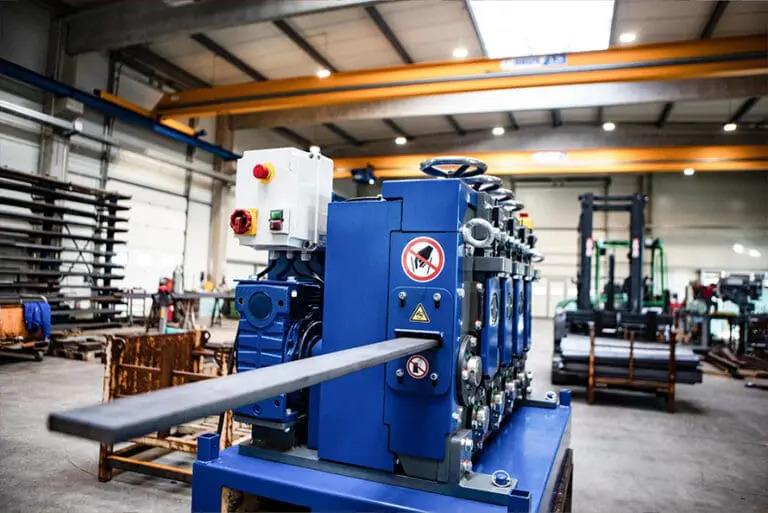 Big Juirj L Flat Steel Straightening Machine