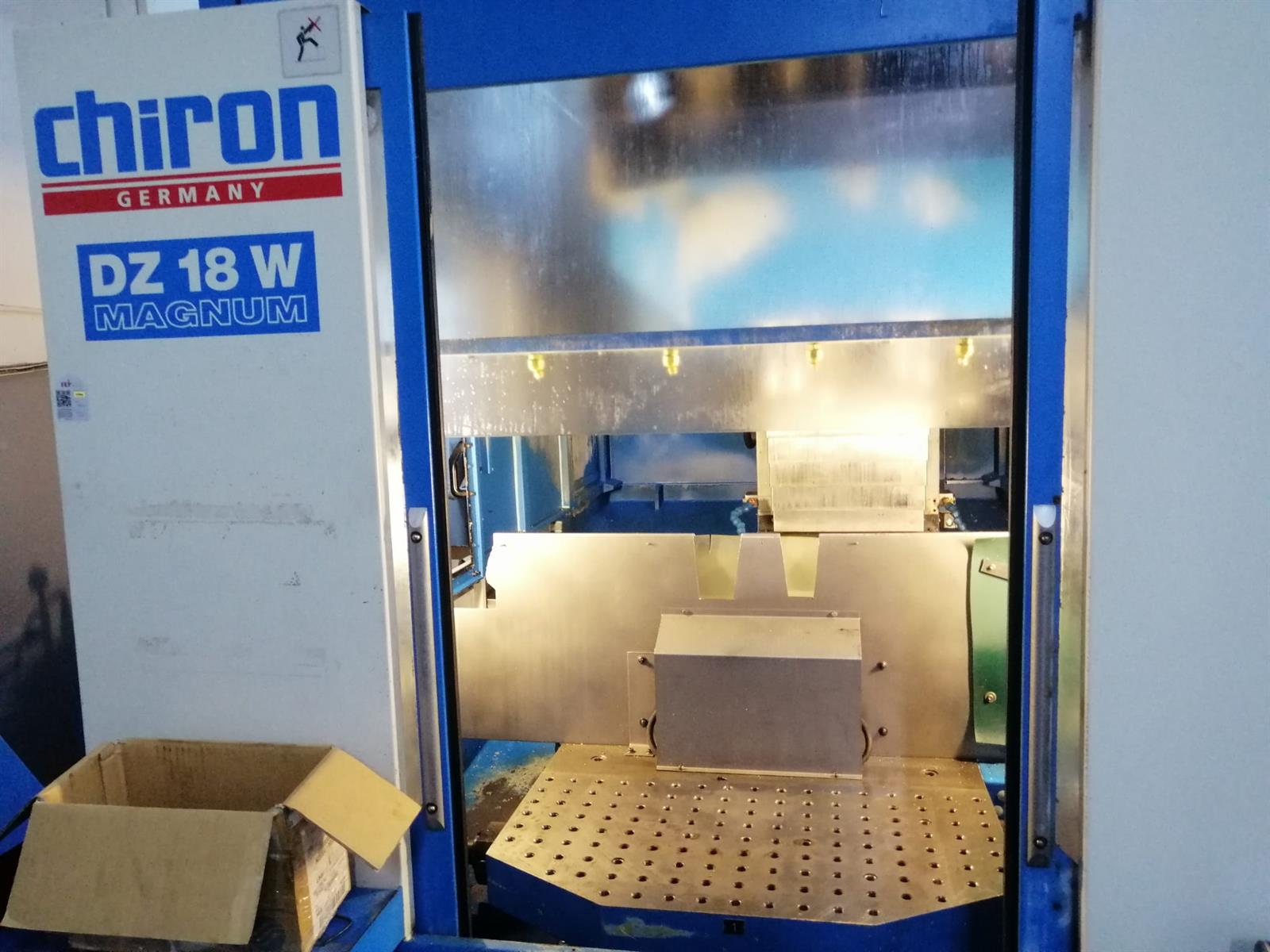 Chiron DZ 18 W Magnum Vertical Machining Center