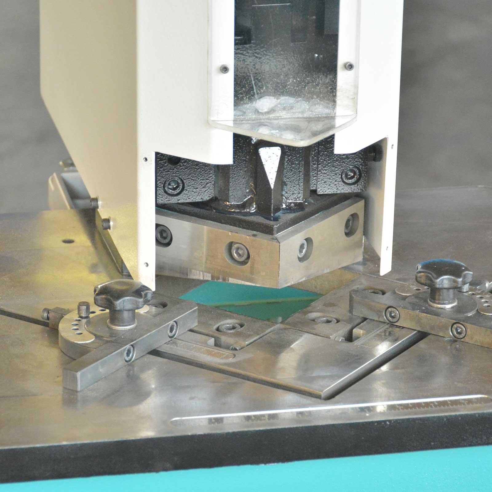 CK Emsa PN-3 Neumatic Fixed Angle Corner Notching Machine