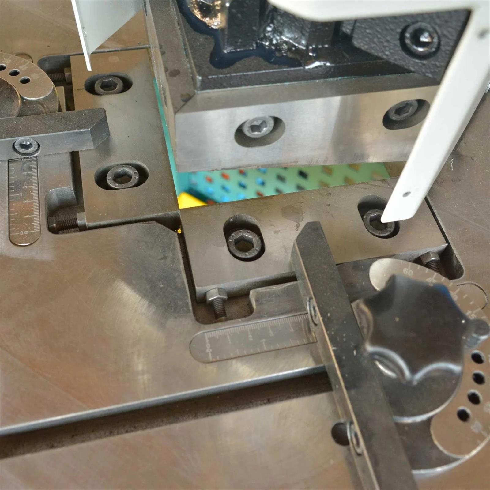 CK Emsa PN-3 Neumatic Fixed Angle Corner Notching Machine