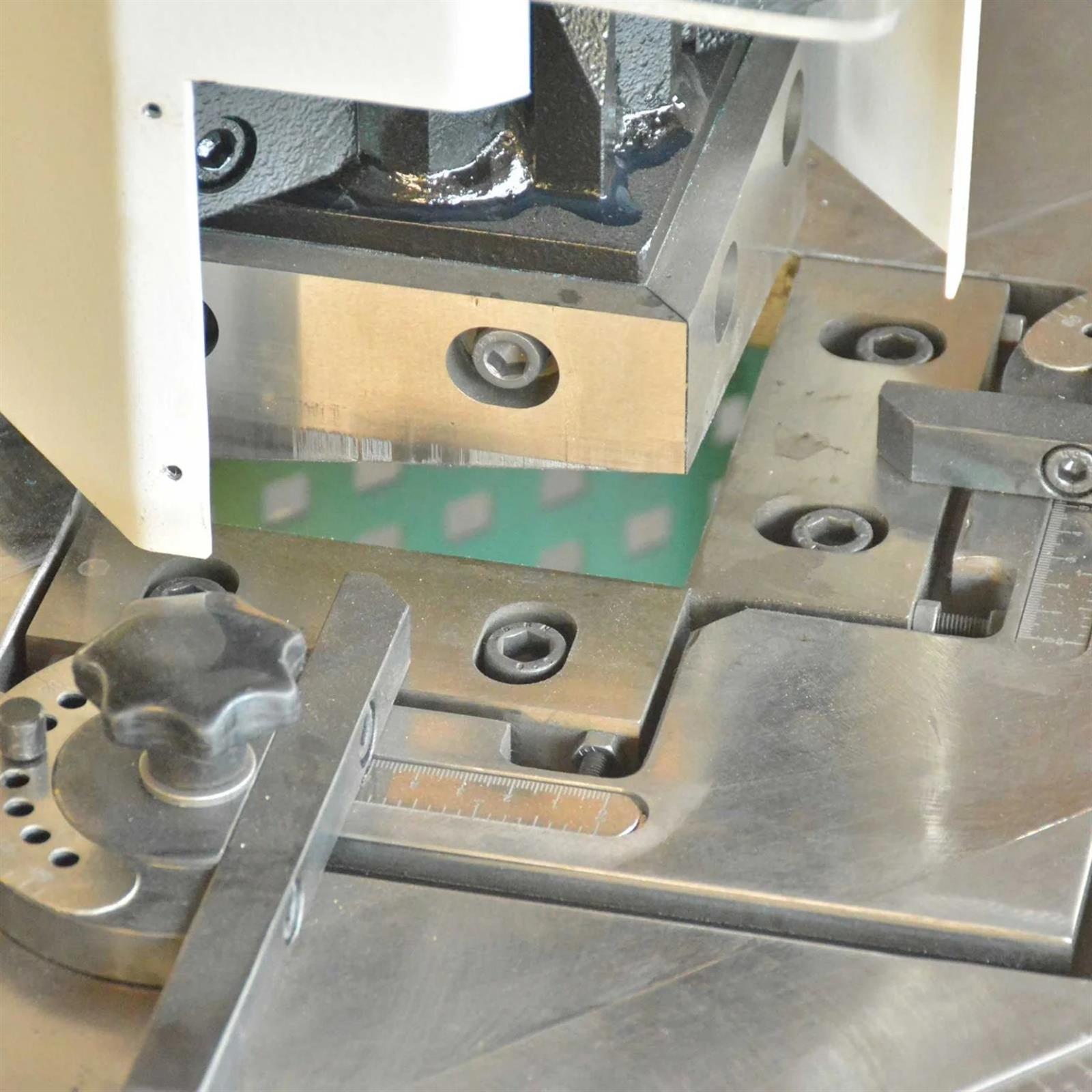 CK Emsa PN-3 Neumatic Fixed Angle Corner Notching Machine