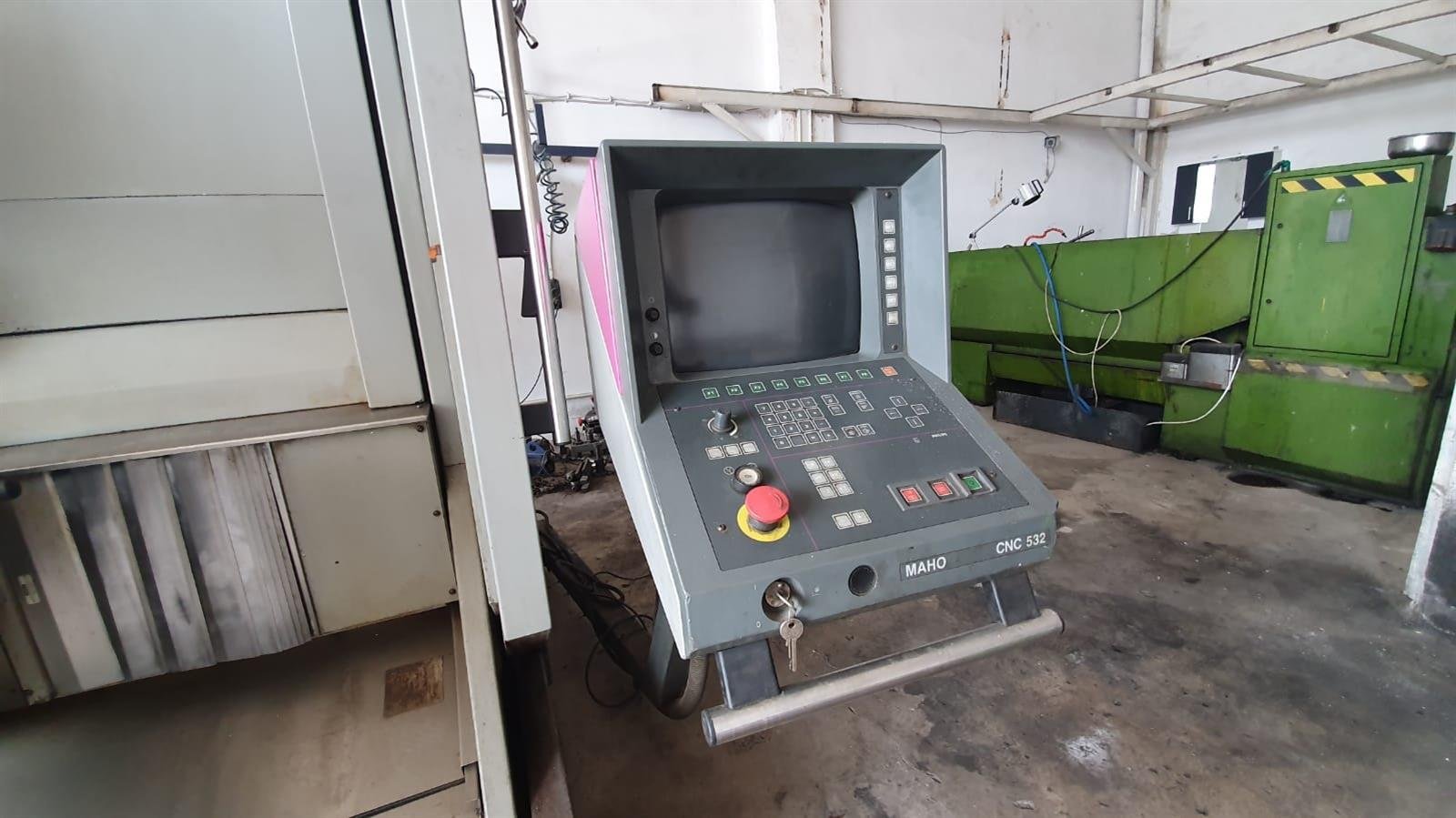 Deckel Maho 600E Machining center - vertical