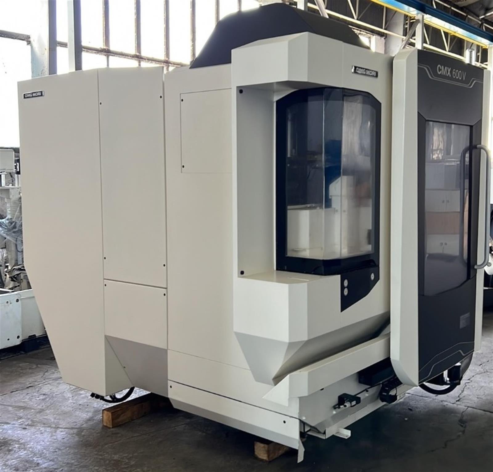 DMG CMX 600V Machining center - vertical