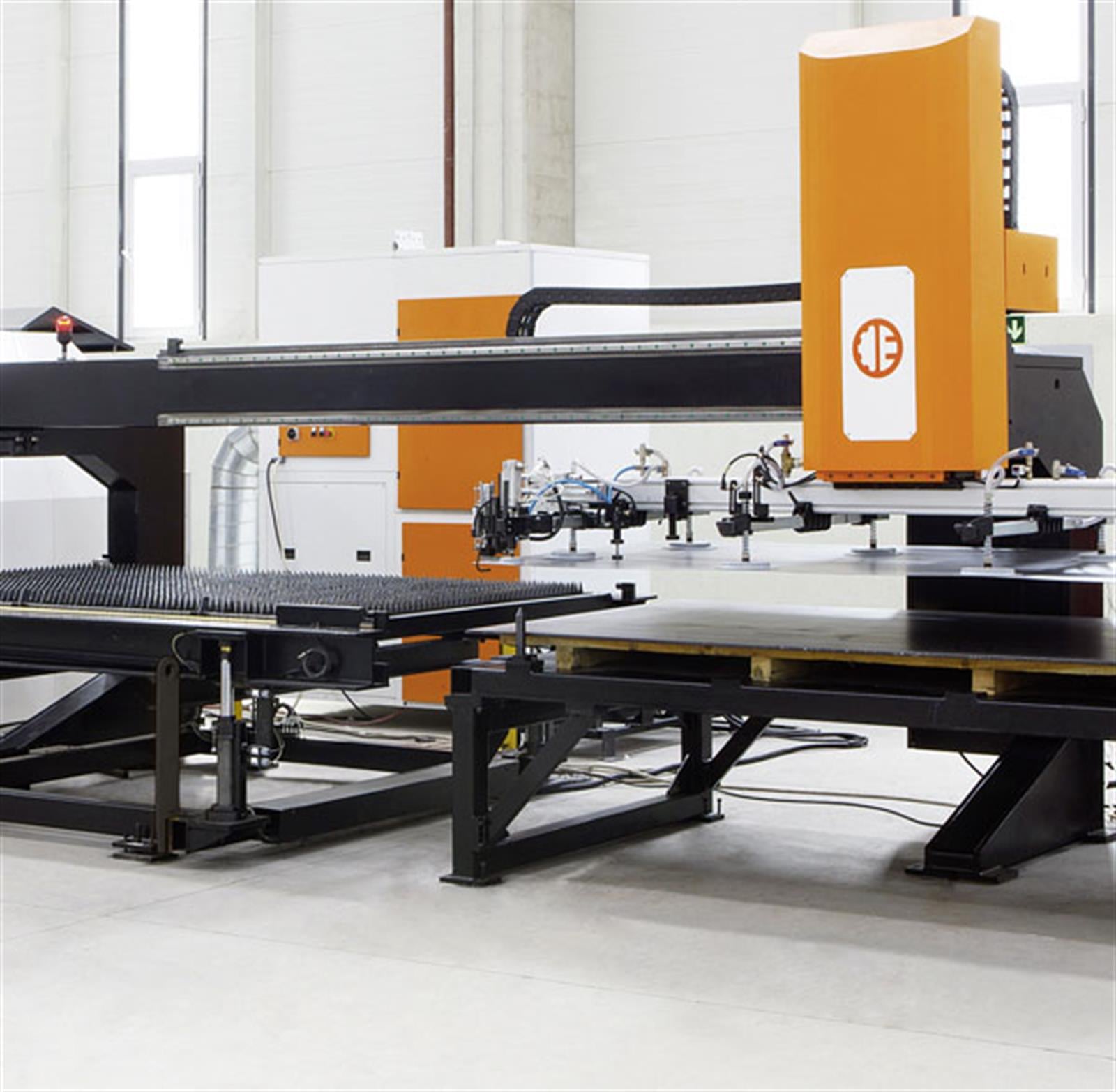 ERMAKSAN TOWERMAK MULTIMASTER 3x1.5 (3 PALLETS) Fiber Laser Cutting Machine