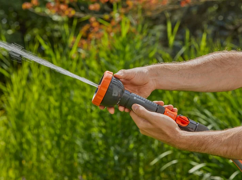 Gardena Profi system sprayer for garden irrigation, for 3-4 inch hose 2847-20