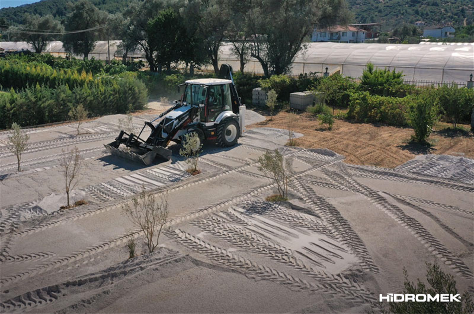 Hidromek HMK 102B SUPRA Backhoe Loader