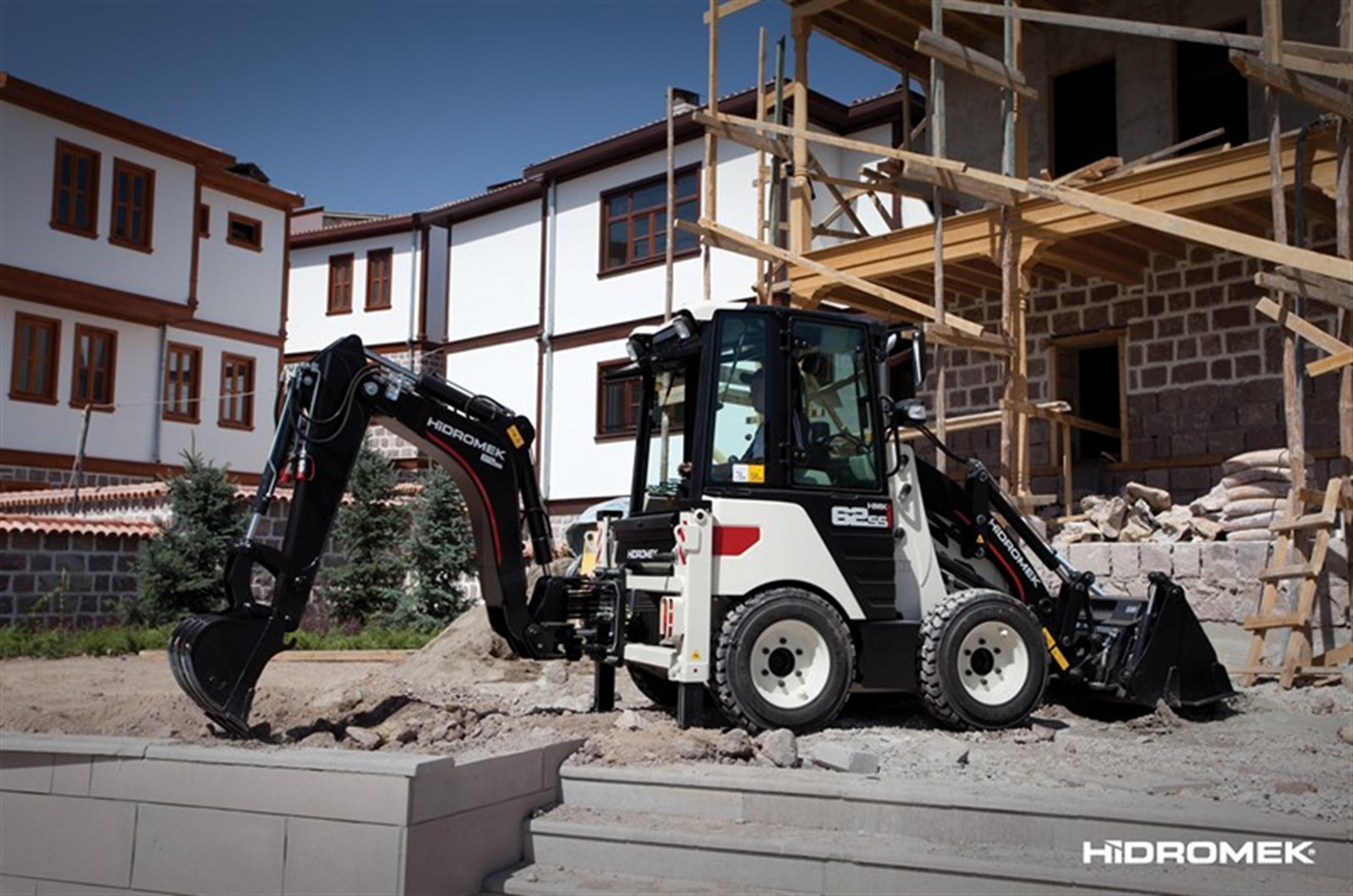 HMK 62 SS Backhoe Loader