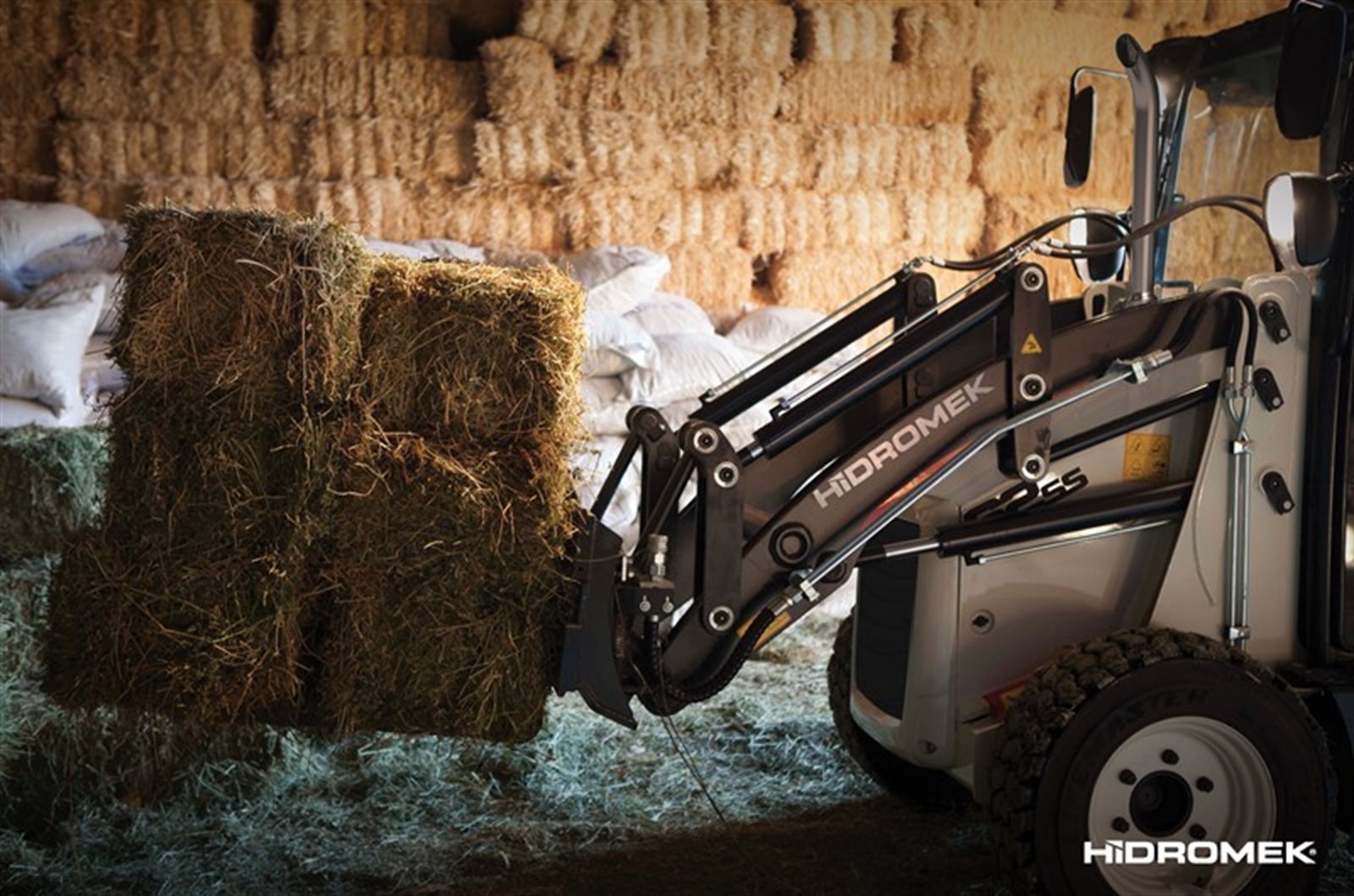 HMK 62 SS Backhoe Loader