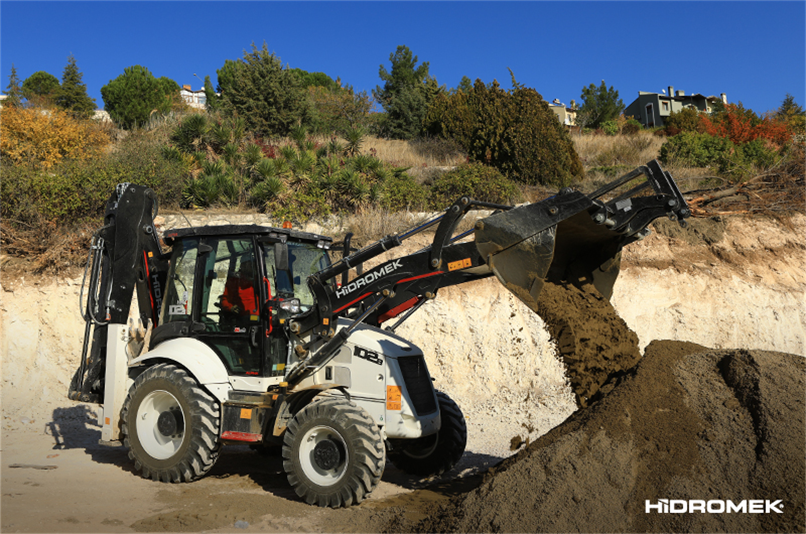 HMK 62 SS Backhoe Loader