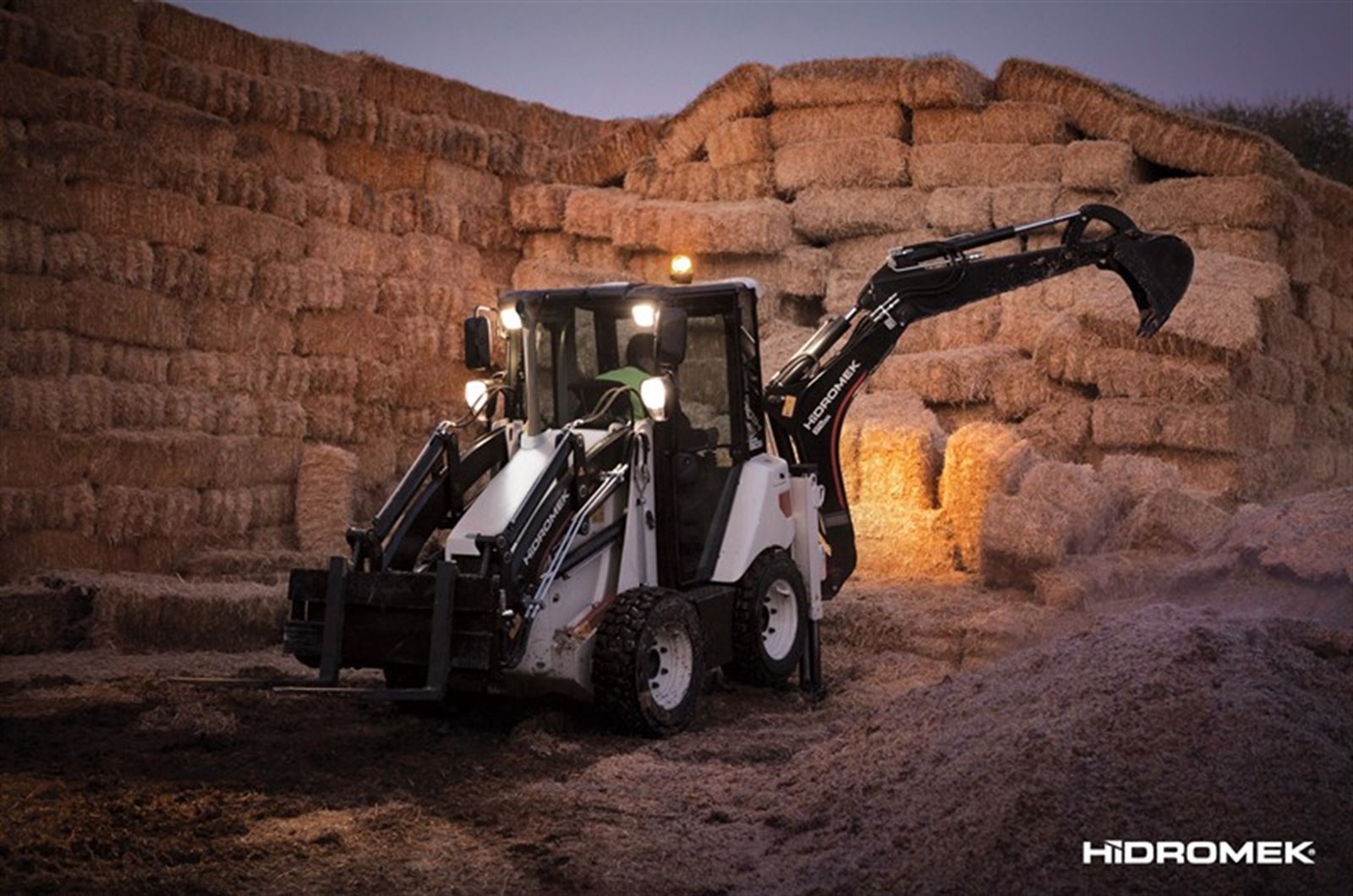 HMK 62 SS Backhoe Loader