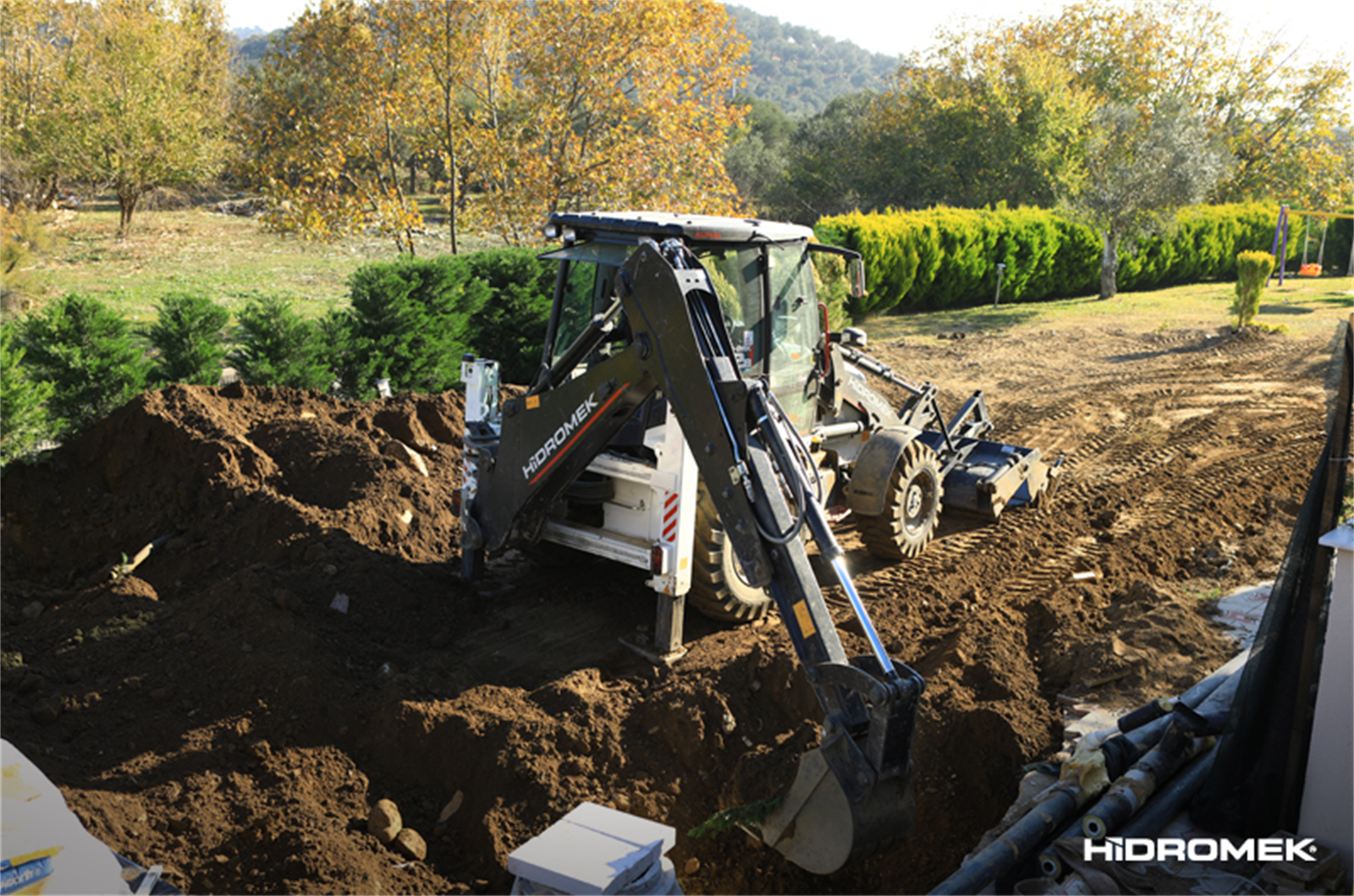 HMK 62 SS Backhoe Loader